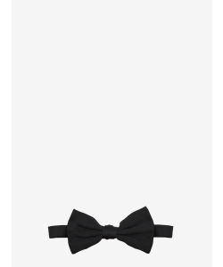 Silk bow tie