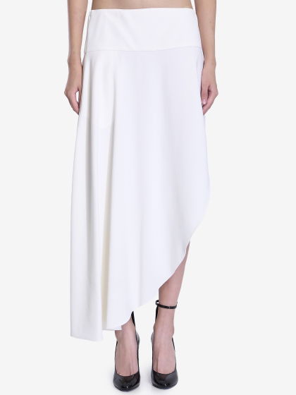 Asymmetric fluid skirt