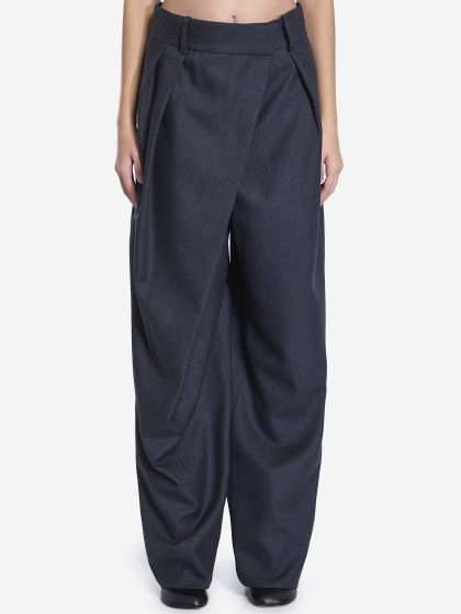 Wrap trousers in wool