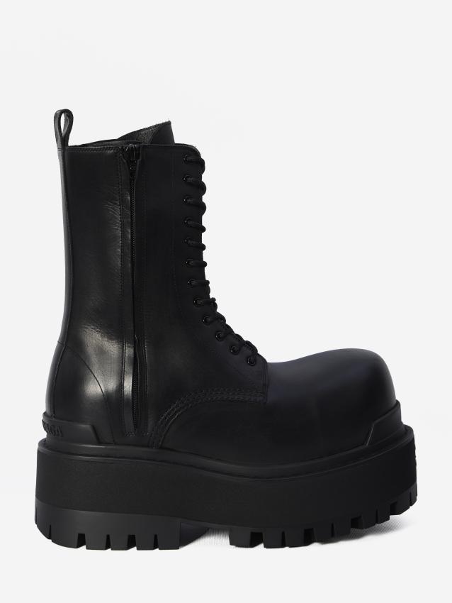 BALENCIAGA - Giant boots