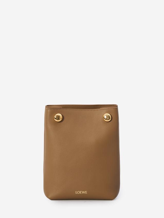 LOEWE - Pebble Clutch