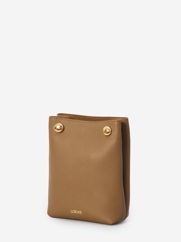 LOEWE - Pebble Clutch