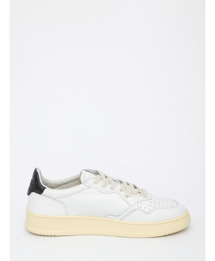 AUTRY - Medalist white and black sneakers